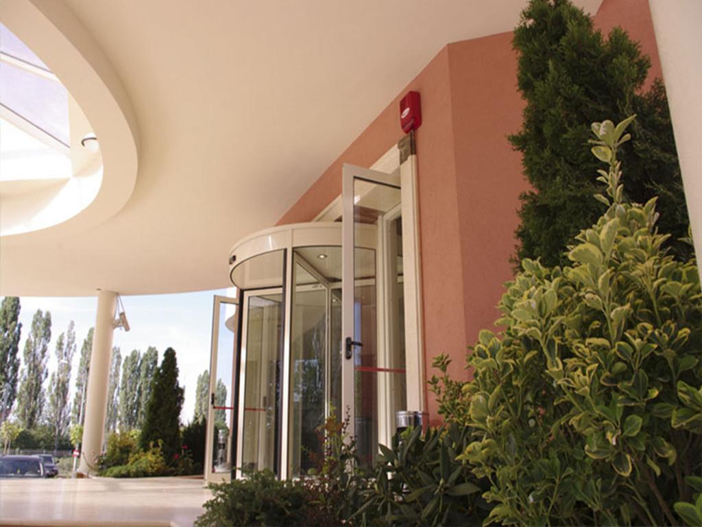 Monte Carlo Palace Rooms Bukarest Exterior foto
