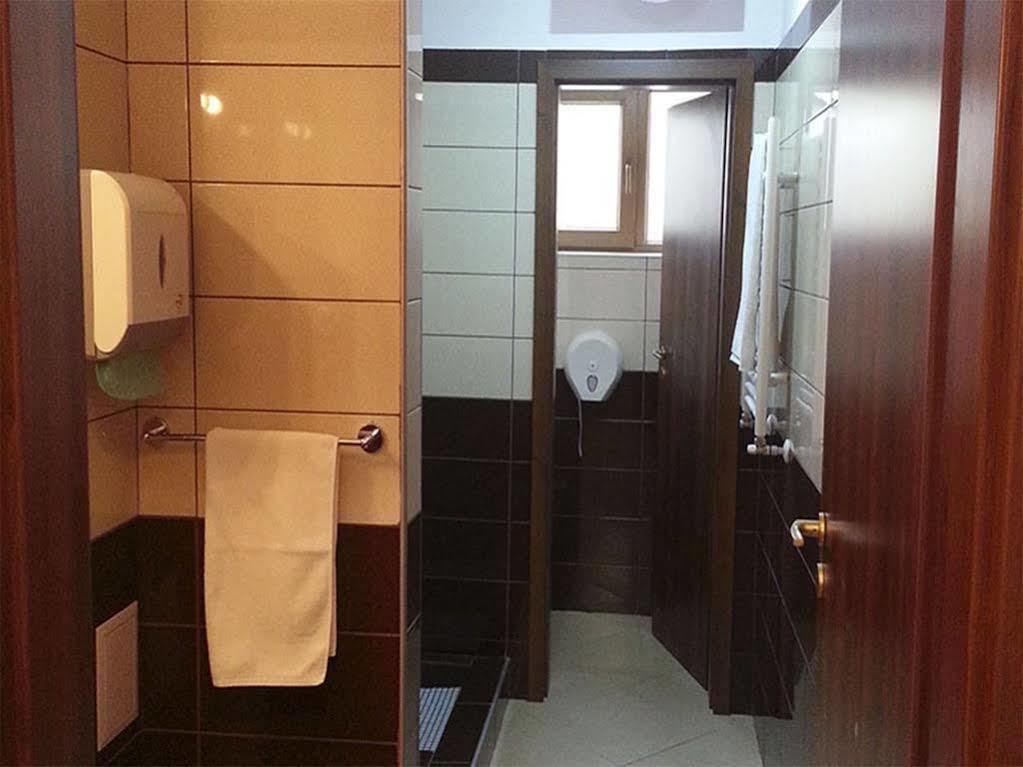 Monte Carlo Palace Rooms Bukarest Exterior foto