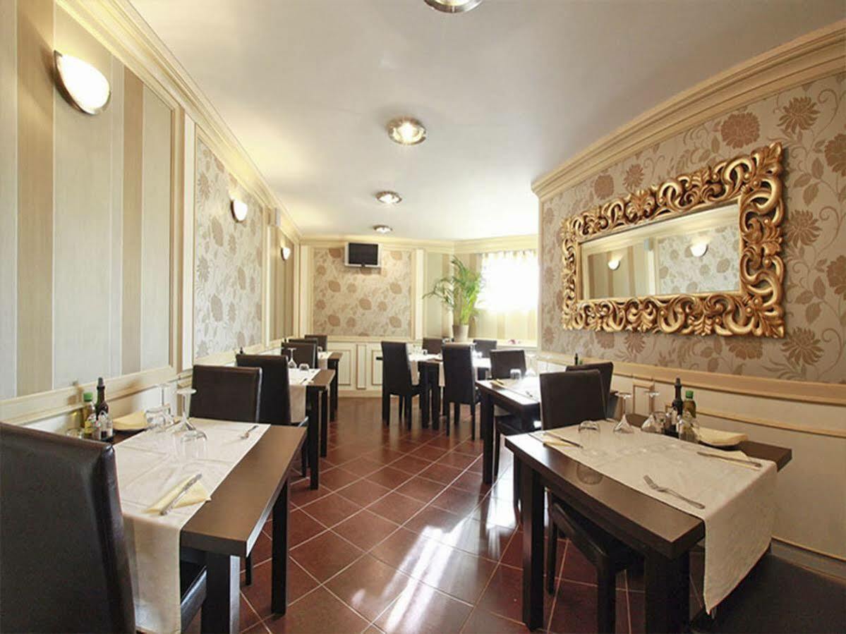 Monte Carlo Palace Rooms Bukarest Exterior foto